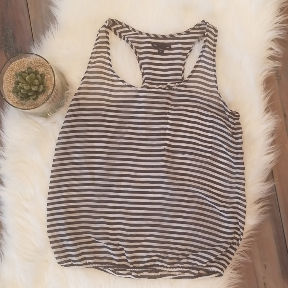 Gap navy and white tank